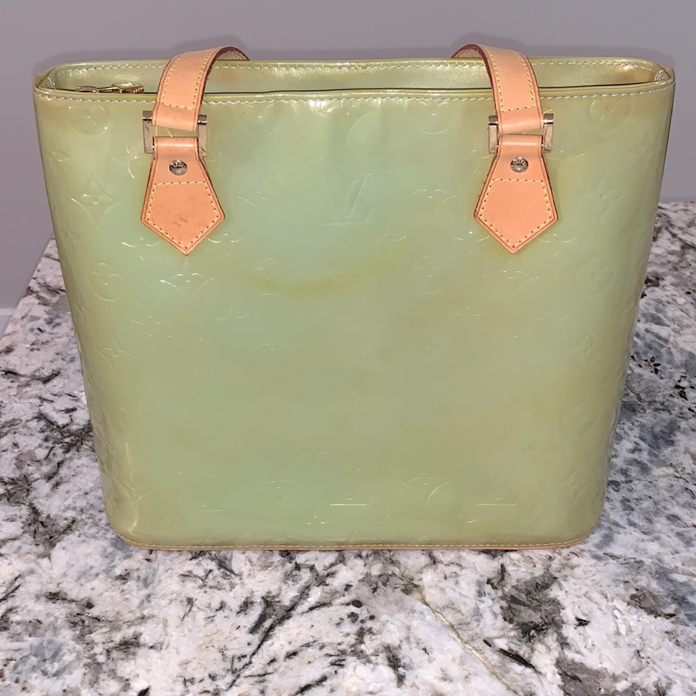 💯 Authentic LV Vernis Green Shoulder Bag